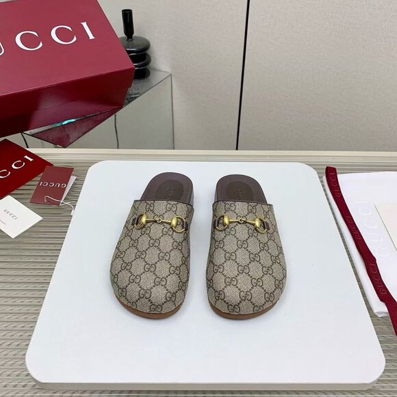 Gucci mule slippers in GG Supreme canvas - Picture 1 of 5